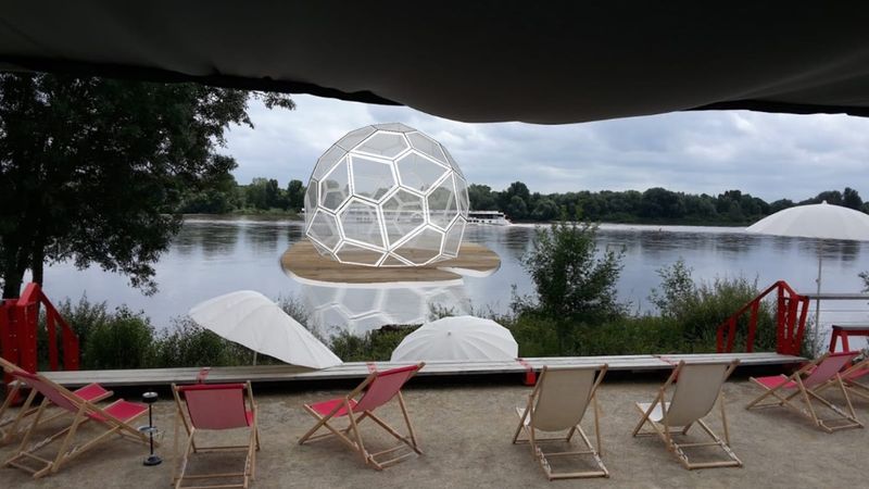 Parmi les projets qui ont retenu l'attention cette année : cette bulle à facettes s'ouvrant pour créer une scène ouverte flottante. © ENSA