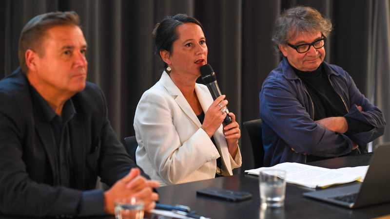 Fabrice Roussel et Johanna Rolland aux côtés de Jean Blaise, lors de la présentation de l'édition 2024 du VAN © Thierry Mézerette