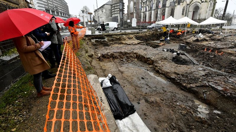 À droite sur l’image, une partie de la voie romaine qui traversait Ratiatum. © Marc Roger