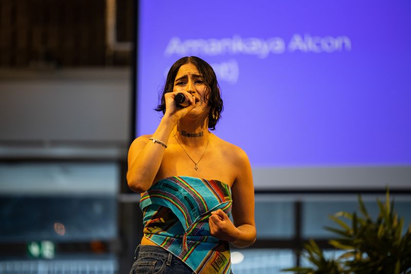 La chanteuse Amankaya Alcon (©Jean-Félix Fayolle)