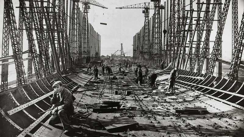 Un géant des mers en construction à Saint-Nazaire © Collection Saint-Nazaire agglomération tourisme.