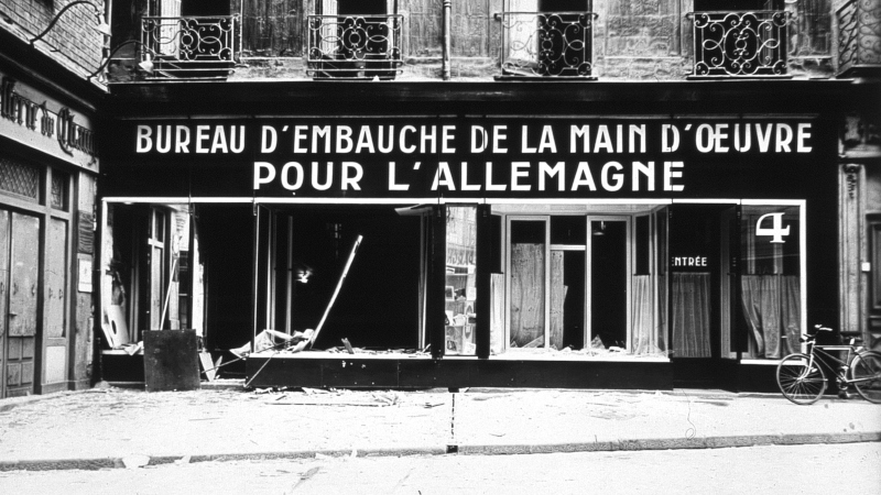 Un local collaborationniste à Nantes, objet d'un attentat par des résistants communistes, en 1942. (coll. Marc Grangiens)