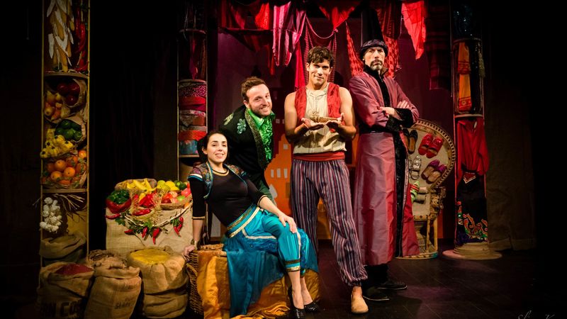 Réadapté dans une version musicale résolument moderne, Aladin est à découvrir sans plus attendre au Théâtre 100 Noms.