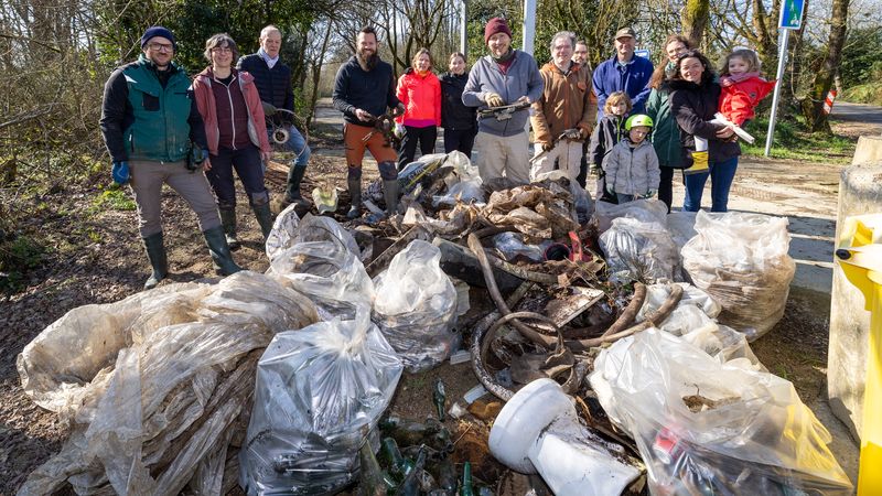 L’opération propreté a permis de collecter 3 à 4 m³ de déchets © Ludovic Failler.