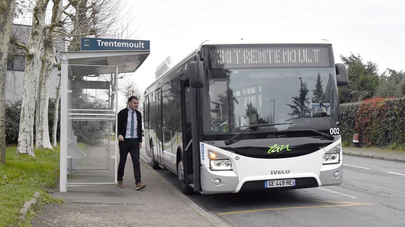 Neuf des 74 nouveaux bus équiperont le service de la navette aéroport dès ce printemps, en remplacement des véhicules actuels (© Rodolphe Delaroque).