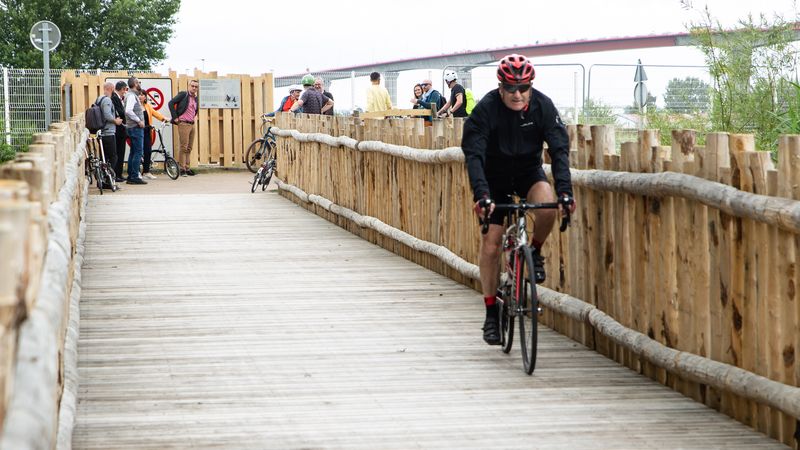 L’itinéraire permet aux cyclistes, qu’ils soient vélotaffeurs ou touristes, de circuler en toute sécurité, au plus proche de la Loire et en contournant le périphérique de la route de Pornic.