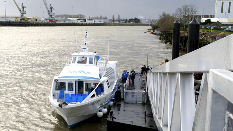 Deux nouveaux pontons ont été installés au Bas-Chantenay et quai Wilson. Le coût global de la mise en service de la nouvelle liaison fluviale s'élève à 2,28 millions d'euros.
