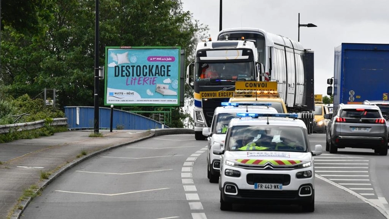 Le convoi est arrivé en début de matinée à Nantes, escorté par la police métropolitaine des transports en commun. © Rodolphe Delaroque