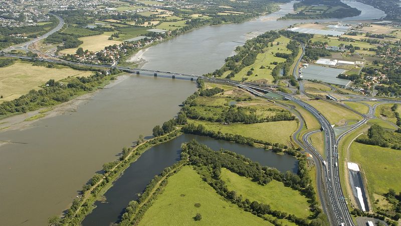 Cinq variantes d’aménagement du pont de Bellevue, qui prévoient pour chacune d’entre elles la construction d’un nouveau franchissement de la Loire, sont soumises à concertation (photo DR).