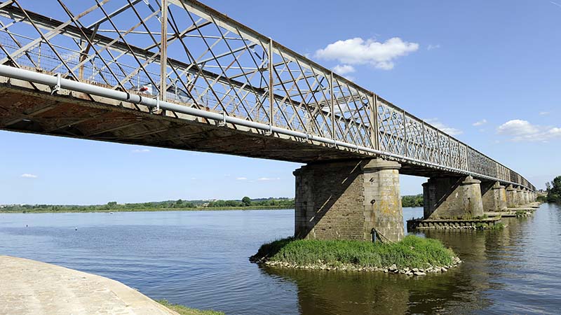 Les ponts de Mauves-sur-Loire, construits à la fin du 19e siècle, nécessitent des travaux de rénovation.