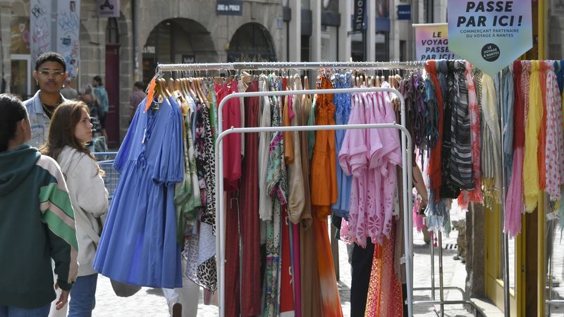 Le grand déballage des commerçants commence dès le 28 mars, la veille de la braderie ©Rodolphe Delaroque