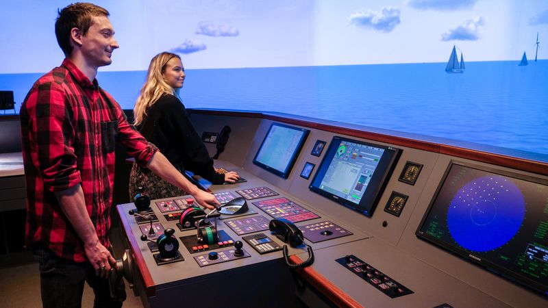 Des étudiants de l'ENSM (École Nationale Supérieure Maritime) ©Nantes Métropole