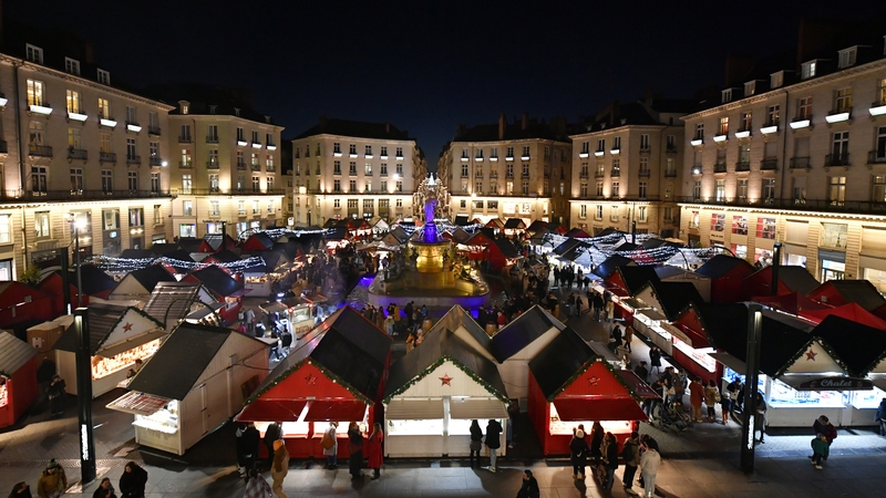 Le Marché de Noël investit à nouveau les places Royale et du Commerce à Nantes © Rodolphe Delaroque
