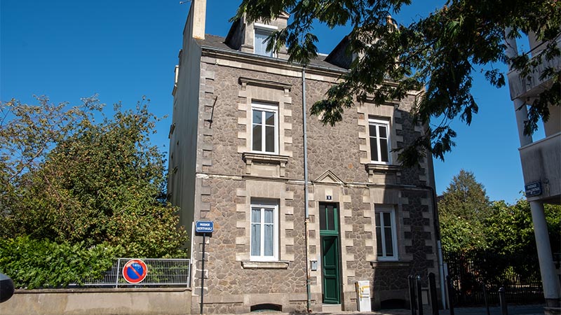 Cette maison du quartier Champ de Mars a été rénovée pour accueillir les femmes sans abri.