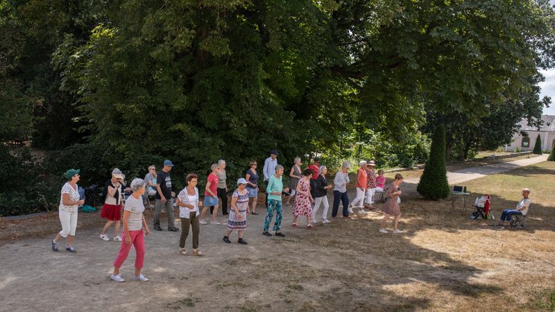 Tous les vendredis pendant l'été, l'Orpan organise des animations et activités dans le parc du Grand-Blottereau, sous la fraîcheur des arbres. © Céline Jacq pour la Ville de Nantes