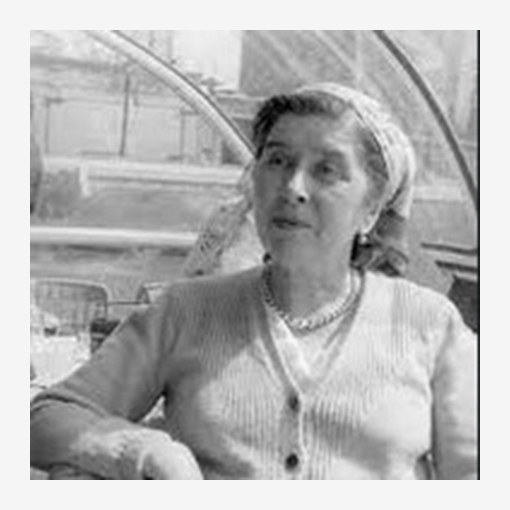 <h3>Yvonne Hagnauer (1898-1985)</h3>Féministe et engagée, Yvonne Hagnauer est professeure d’anglais et milite pour de nouvelles méthodes d’éducation. Investie dans la Résistance, elle dirige, à partir de juin 1941, une maison d’enfants qui accueille progressivement de nombreux enfants juifs. Pour ces actions, Yvonne Hagnauer est reconnue « Juste parmi les nations ».