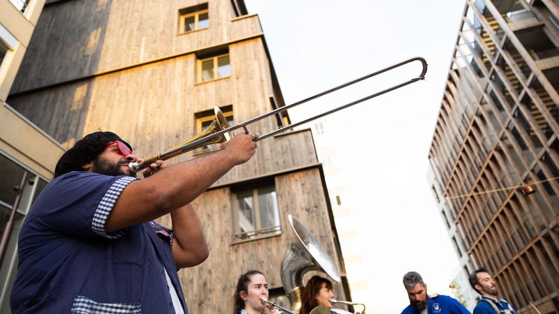 Le bloc A, premier a été inauguré en fanfare jeudi 17 octobre, à l’angle de la rue des Marchandises, la rue médiane et la rue Barbe Torte. © Garance Wester