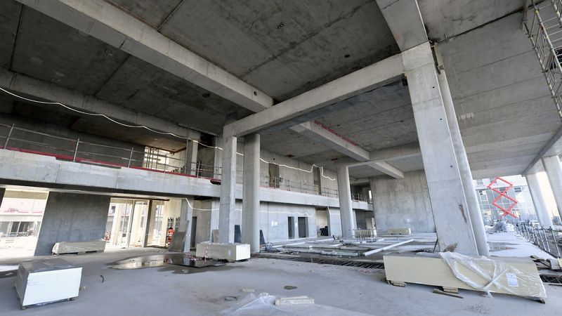 L’entrée principale s’effectuera sur la rue Simone-Veil, connectée au tramway. « C’est le lieu à partir duquel on orientera les patients vers les différents services pour les rendez-vous de consultation », explique Laurence Jay-Passot, directrice générale adjointe du CHU.