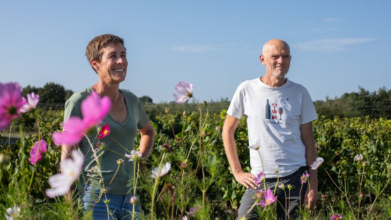  Cécile Perraud et Vincent Barbier, viticulteurs au domaine des Trois Toits, à Vertou. © Céline Jacq