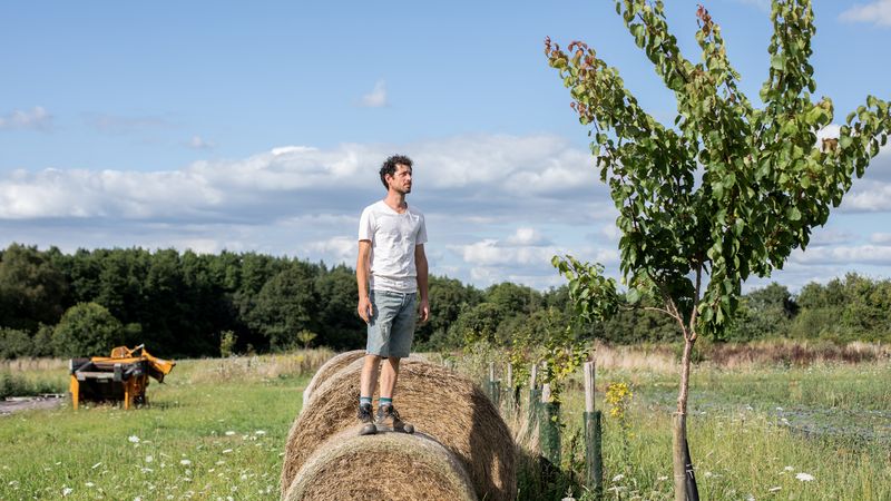 Martin Joffre, maraîcher à la ferme des Faillis Marais, à La Chapelle-sur-Erdre. © Céline Jacq