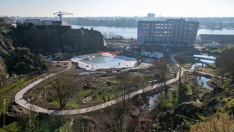 Après l’ouverture de l’ouest du jardin et de son impressionnante cascade en 2019, le public découvrira la partie est à l’automne 2025. © Patrick Garçon