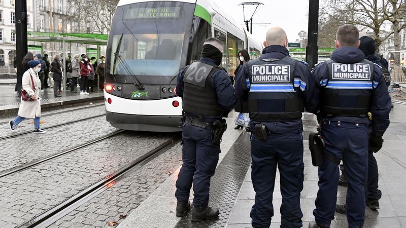 Polices nationale et municipale patrouillent ensemble régulièrement dans le centre-ville de Nantes. © Rodolphe Delaroque