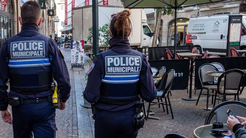 Dès le 19 mai, quatre équipes de la police municipale patrouilleront dans le centre-ville du mardi au vendredi, de 11h à 22h.