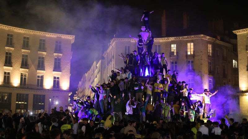 Dès le coup de sifflet final, les Nantais ont rejoint la place Royale pour fêter la victoire. © Ludovic Failler