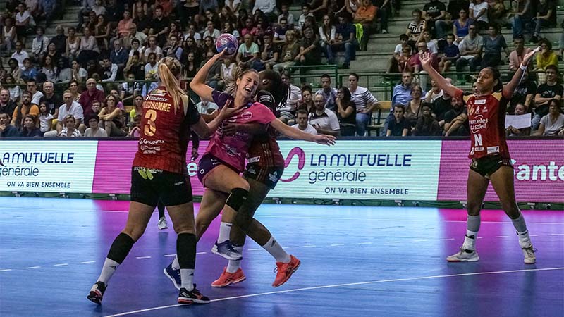 Le Nantes Atlantique Handball affronte le Metz Handball en match aller des Play-offs de la saison 2018/2019. (crédit : NAHB).