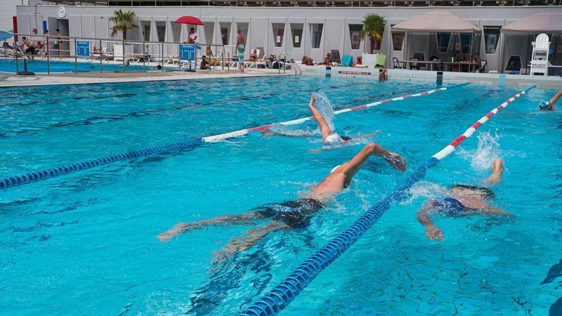 La piscine des Dervallières, la seule en plein air à Nantes, ouvre ses bassins au public le samedi 12 juin, à quelques encablures de l’été.