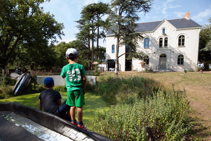 Le Grand lieu du conte, un tiers-lieu culturel à découvrir à Saint-Aignan-de-Grandlieu. 