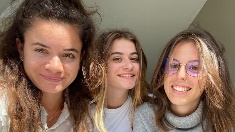Camille, Chloé et Lou-Aven, étudiantes à Audencia, s’engagent auprès de l’Accoord dans le cadre de leur projet social et solidaire de Bachelor.