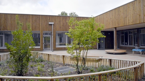École Lucie Aubrac - Février. Livraison de l’école réhabilitée et poursuite des travaux d’extension de l’école de la Mutualité en 2024.