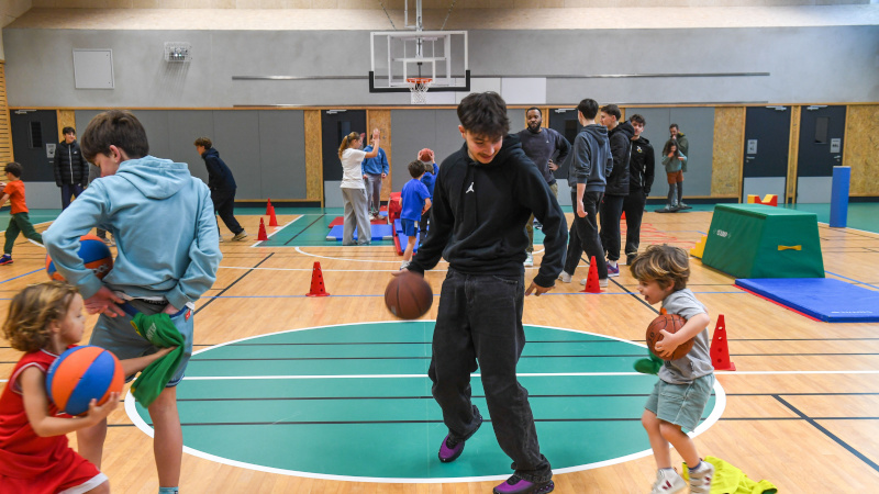 L'Amicale laïque Les Garennes développe le basket dans son gymnase rénové par la Ville © Thierry Mézerette pour Nantes Métropole.