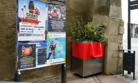 Un uritrottoir est implanté rue du Moulin à Nantes. Un uritrottoir est implanté rue du Moulin à Nantes.