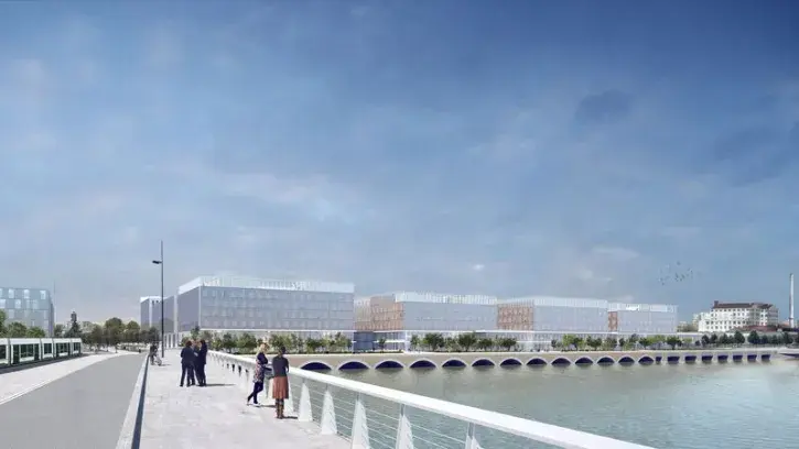 Le nouveau CHU sera facilement accessible par les deux nouvelles lignes de tramway et la ligne de busway à vocation électrique qui seront mises en service d'ici 2027. Pour les voitures, 3600 places de parking seront créées à proximité, ainsi que 800 place