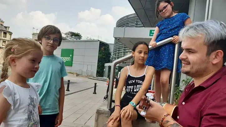 Les élèves de l'école du Linot ont participé à la création d'un clip musical. Toutes les photos © Léo Lagrange ouest