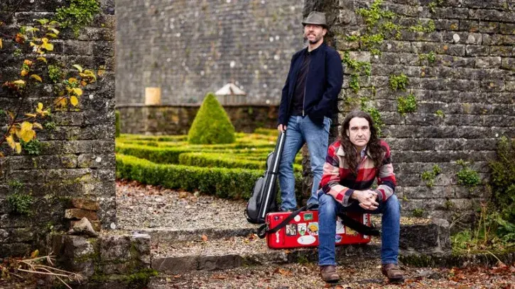 Le duo formé de Blackie O'connell (uilleann pipes, sorte de cornemuse) et Eoghan Neff (violon) promet une soirée survoltée. © Mrs RedHead Photography.