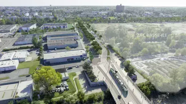 Au débouché du pont des Trois-Continents, au niveau de Basse-Île, le boulevard Victor-Schoelcher va faire sa mue avec la création d'un parvis piéton pour la future piscine métropolitaine olympique et d'un pôle de correspondance tramway, bus, cars et vélo.