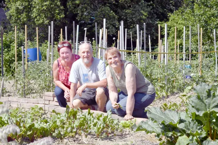 Christine Joly, Jany Boileau et Josiane Noury, membres de l'association des Eglantiers très investis dans la vie des jardins. ©Rodolphe Delaroque