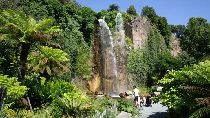 Doté d'une incroyable richesse végétale, le jardin va doubler sa surface pour offrir à terme 2,7 hectares de nature en plein cœur de Nantes. © Christiane Blanchard