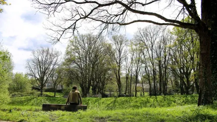 Dans le cadre du projet européen Urbinat, une promenade urbaine a été créée sur Nantes Nord, passant par le parc de l'Amande. © Romain Boulanger